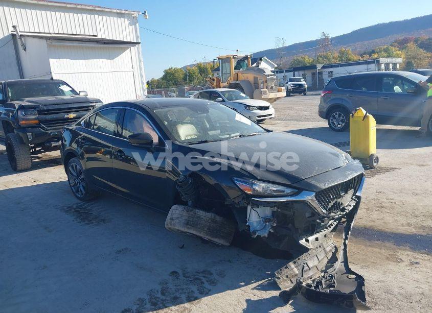 2018 Mazda Mazda6 TOURING (VIN JM1GL1VM6J1328476) main photo