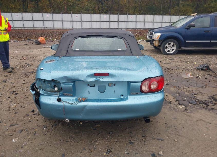 Photo 17 of 2002 Mazda Mx-5 MIATA CLOTH/LS/SE (VIN JM1NB353120221937)