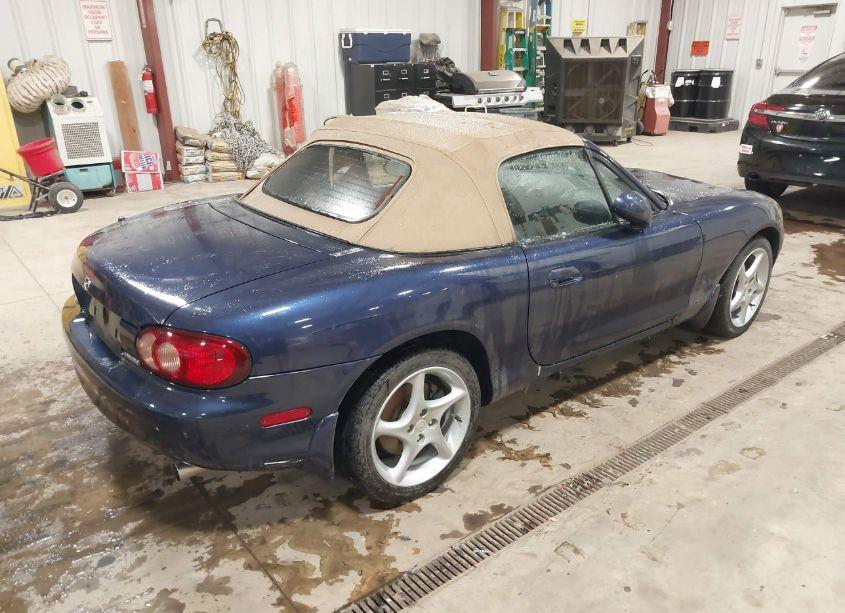 Photo 4 of 2002 Mazda Mx-5 MIATA CLOTH/LS/SE (VIN JM1NB353320228386)