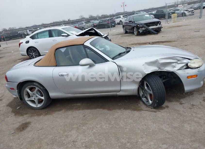 Photo 13 of 2002 Mazda Mx-5 MIATA CLOTH/LS/SE (VIN JM1NB353520233203)