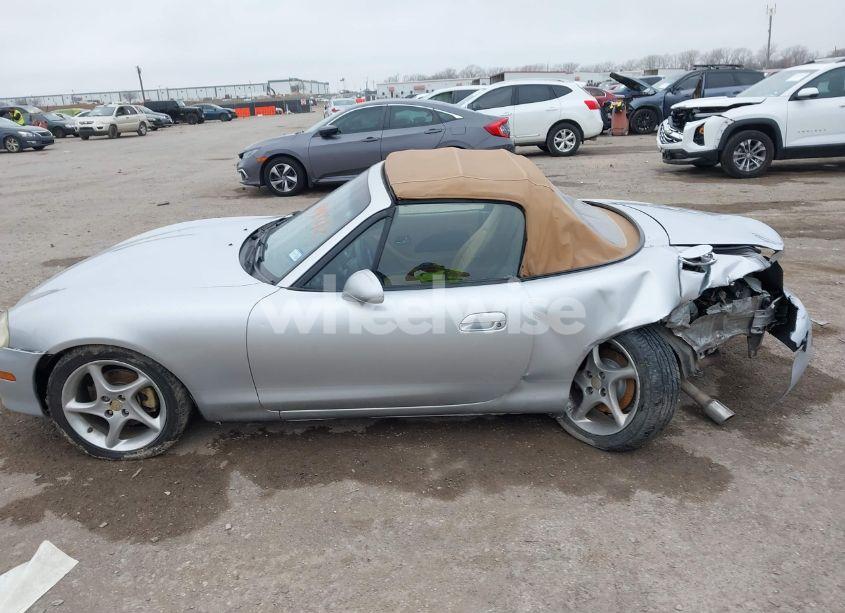 Photo 14 of 2002 Mazda Mx-5 MIATA CLOTH/LS/SE (VIN JM1NB353520233203)