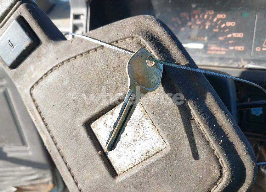 Photo 11 of 1987 Mazda B2000 (VIN JM2UF1110H0533504)