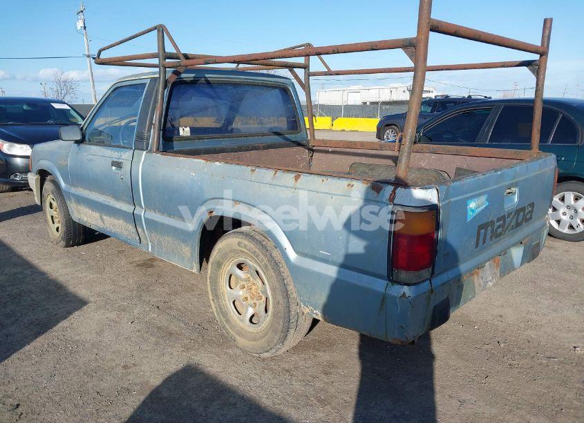 Photo 3 of 1987 Mazda B2000 (VIN JM2UF1110H0533504)