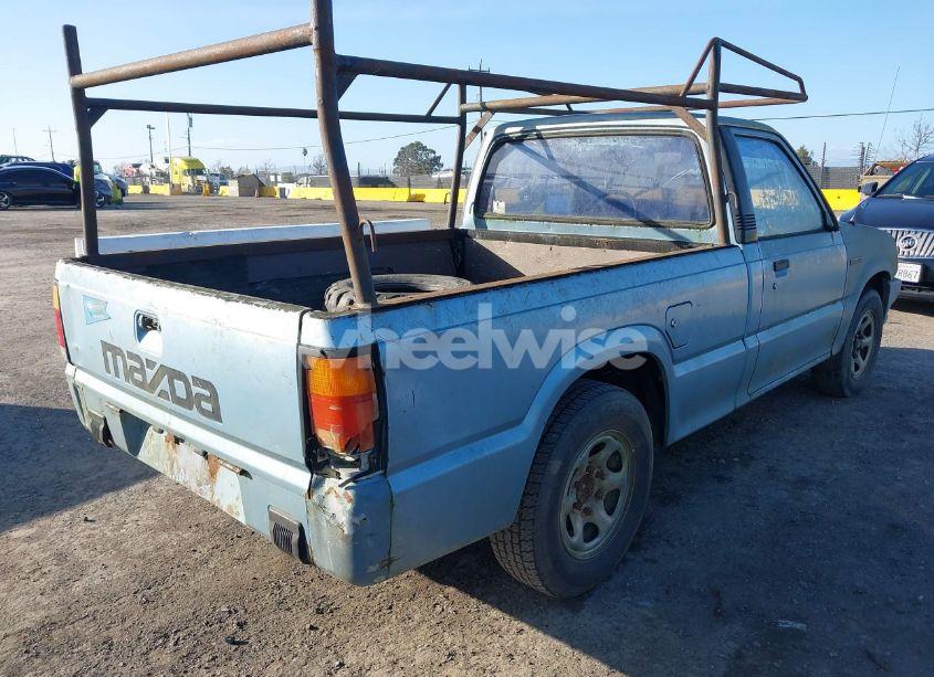 Photo 4 of 1987 Mazda B2000 (VIN JM2UF1110H0533504)