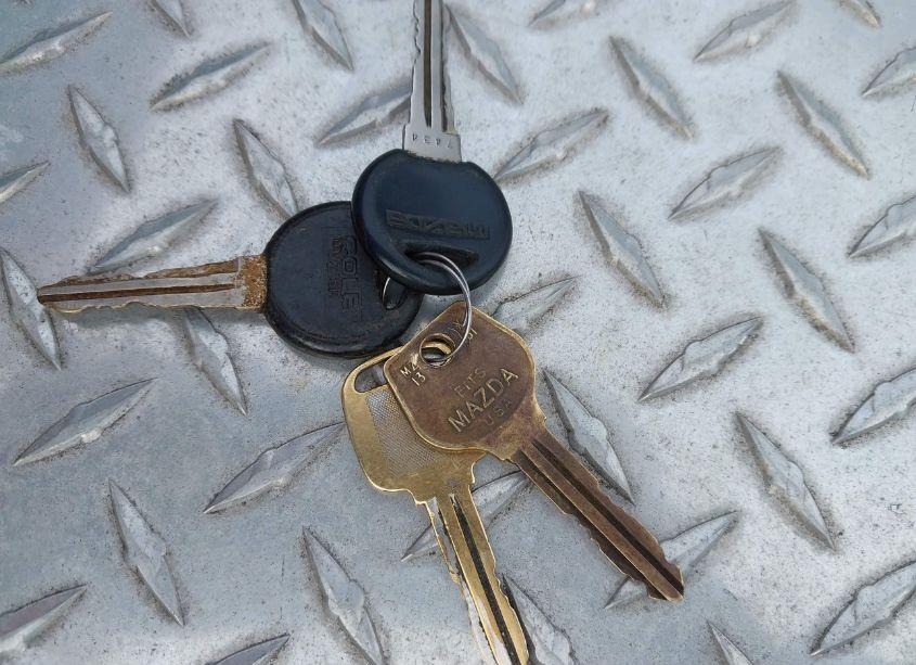 Photo 11 of 1987 Mazda B2000 (VIN JM2UF1113H0557974)