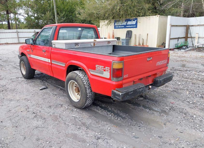 Photo 3 of 1987 Mazda B2000 (VIN JM2UF1113H0557974)