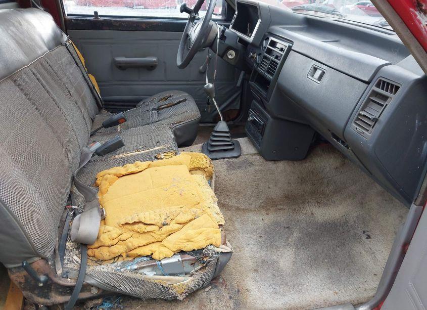 Photo 5 of 1987 Mazda B2000 (VIN JM2UF1113H0557974)