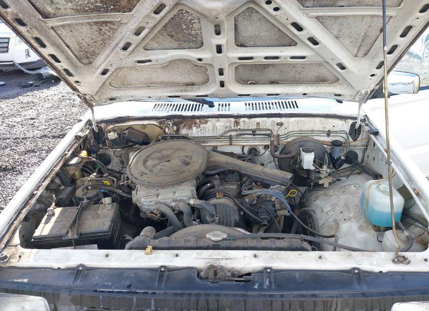 Photo 10 of 1990 Mazda B2200 SHORT BED (VIN JM2UF1132L0856950)