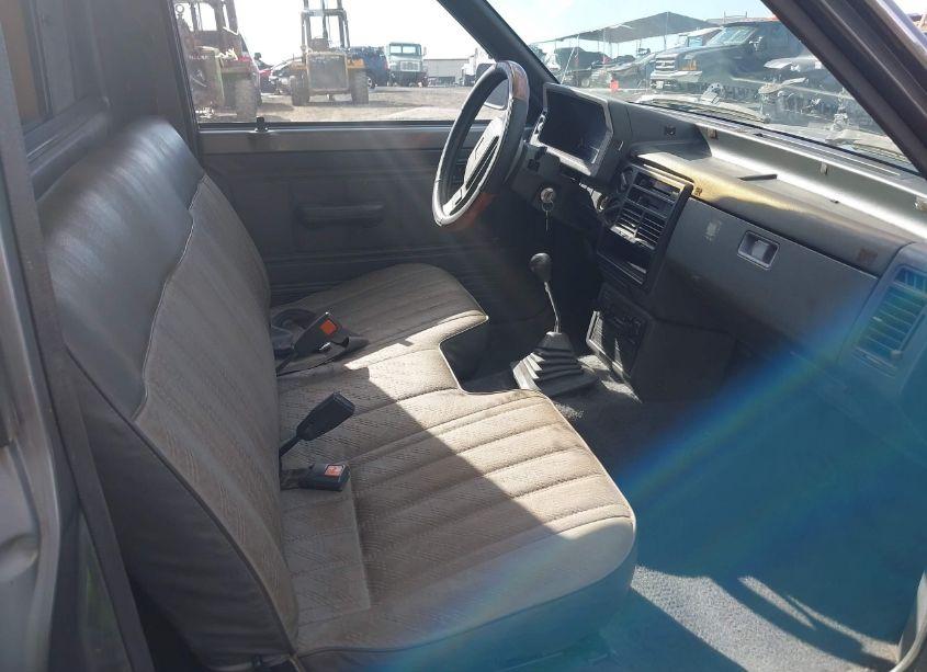 Photo 5 of 1990 Mazda B2200 SHORT BED (VIN JM2UF1132L0905192)