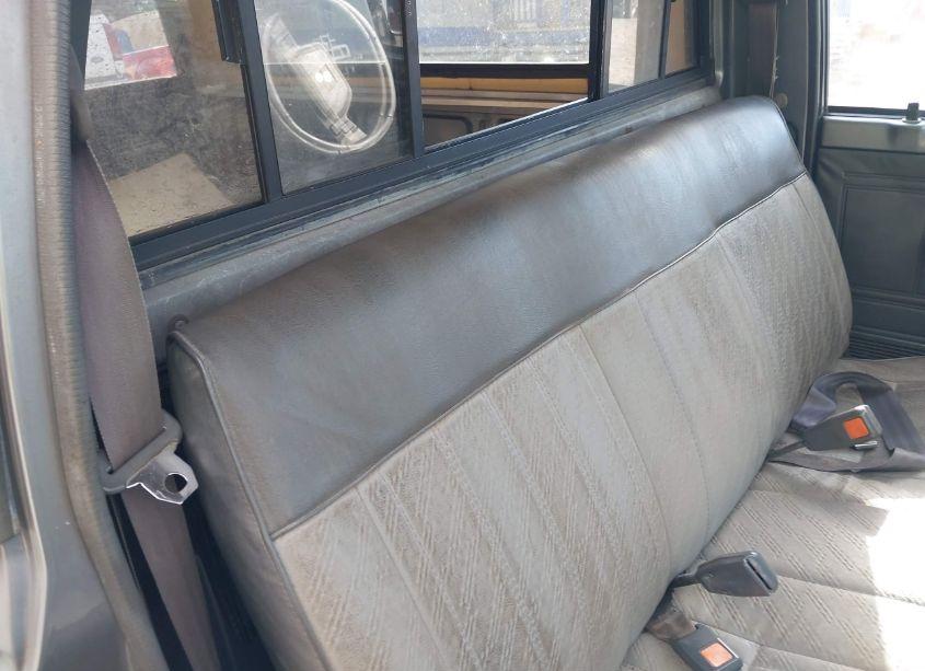 Photo 8 of 1990 Mazda B2200 SHORT BED (VIN JM2UF1132L0905192)