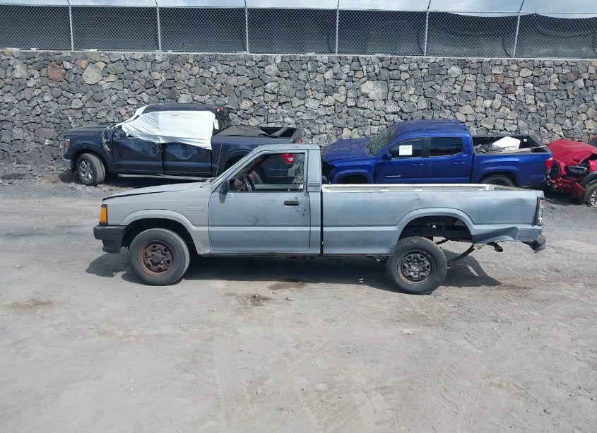 Photo 14 of 1987 Mazda B2000 LONG BED (VIN JM2UF2112H0580801)