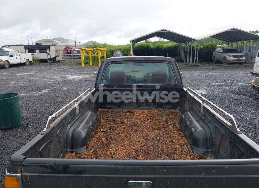 Photo 8 of 1986 Mazda B2000 LONG BED (VIN JM2UF211XG0509506)