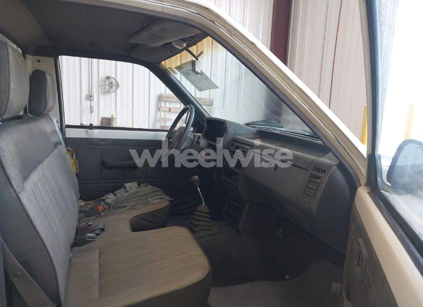 Photo 5 of 1993 Mazda B2200 LONG BED (VIN JM2UF2134P0366800)