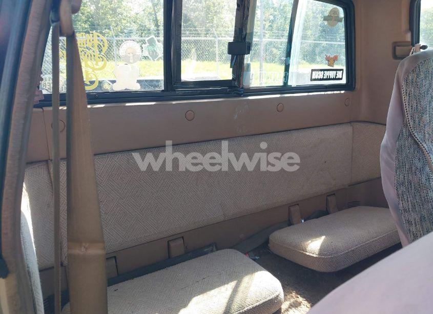 Photo 8 of 1987 Mazda B2000 CAB PLUS (VIN JM2UF3117H0527890)