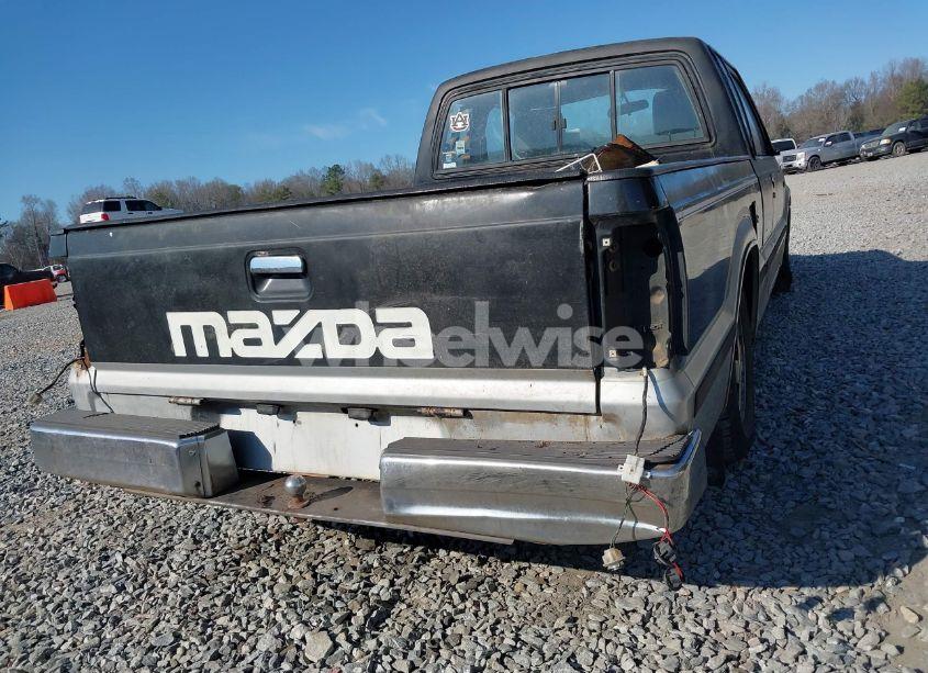 Photo 13 of 1987 Mazda B2000 CAB PLUS (VIN JM2UF311XH0511246)