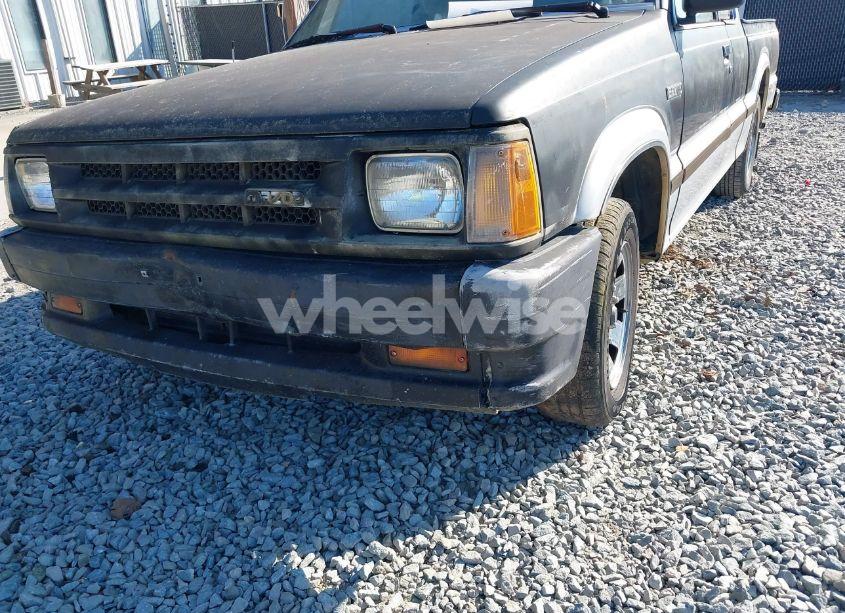 Photo 16 of 1987 Mazda B2000 CAB PLUS (VIN JM2UF311XH0511246)