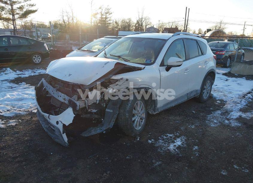 Photo 2 of 2016 Mazda Cx-5 TOURING (VIN JM3KE4CY2G0657354)