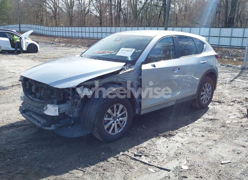 Photo 2 of 2018 Mazda Cx-5 TOURING (VIN JM3KFACM0J0348224)