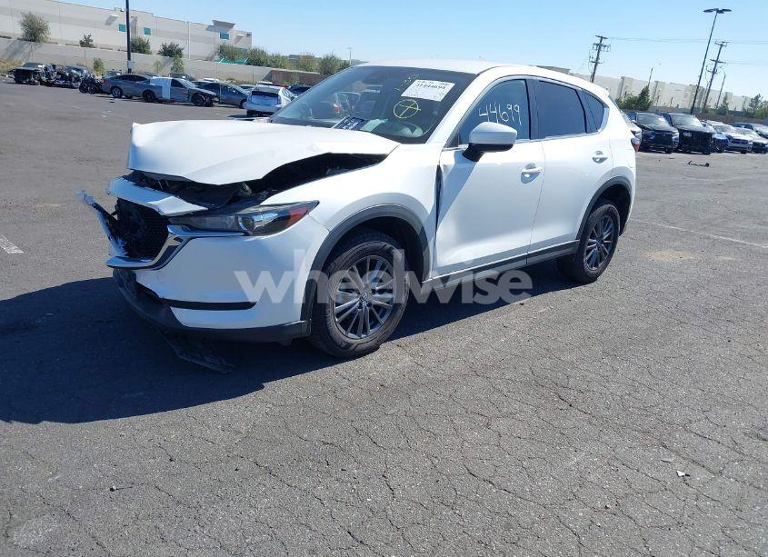 Photo 2 of 2020 Mazda Cx-5 TOURING (VIN JM3KFACM0L1814585)
