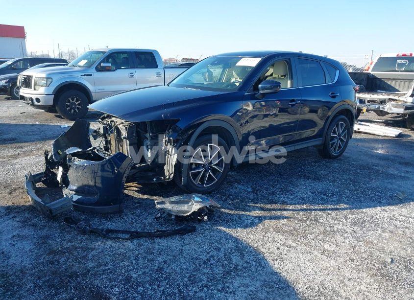 Photo 2 of 2018 Mazda Cx-5 TOURING (VIN JM3KFACM1J0411704)
