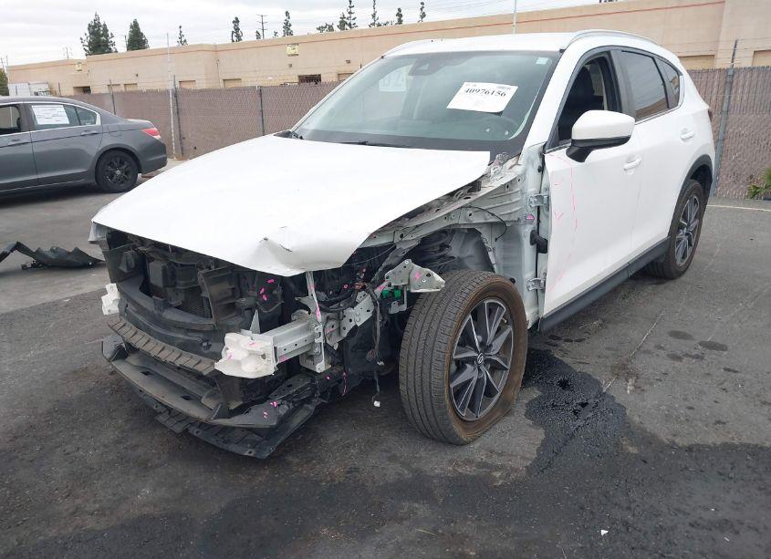 Photo 2 of 2018 Mazda Cx-5 TOURING (VIN JM3KFACM1J1348744)