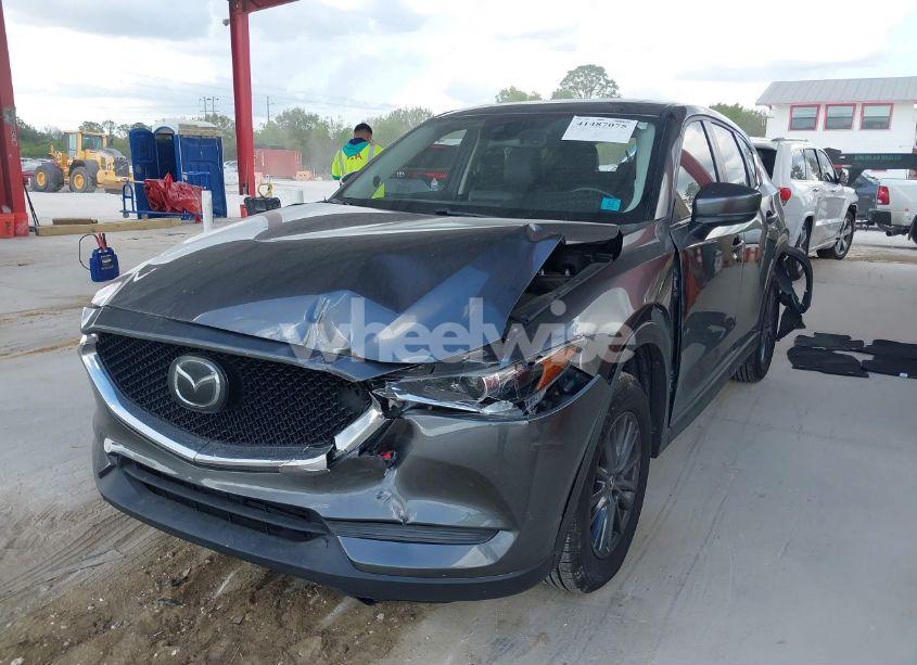 Photo 2 of 2020 Mazda Cx-5 TOURING (VIN JM3KFACM1L0800507)