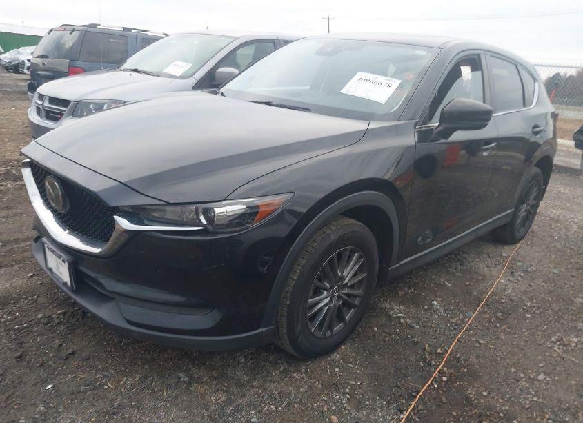 Photo 2 of 2020 Mazda Cx-5 TOURING (VIN JM3KFACM2L1851637)
