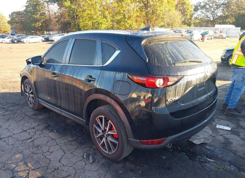 Photo 3 of 2018 Mazda Cx-5 TOURING (VIN JM3KFACM6J1377608)