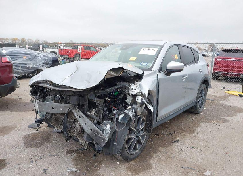 Photo 2 of 2018 Mazda Cx-5 TOURING (VIN JM3KFACM7J0401789)