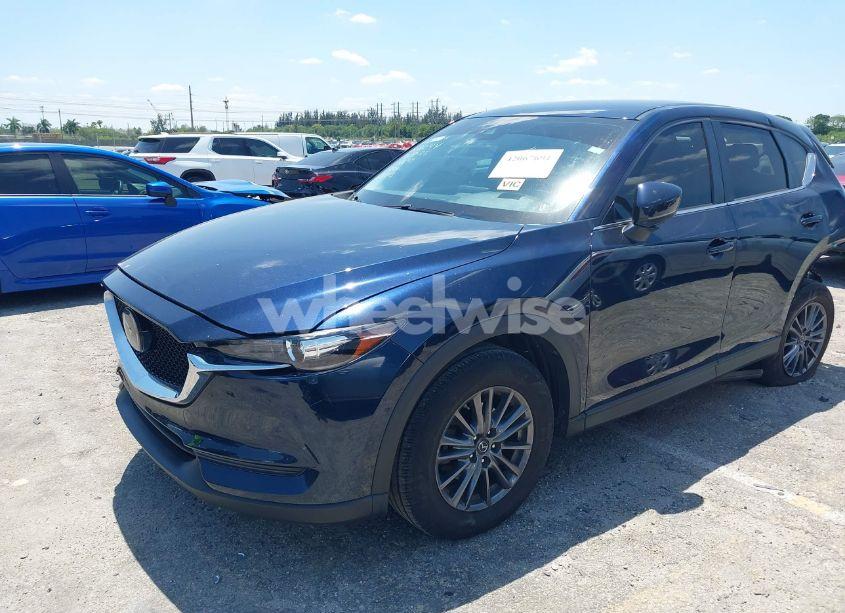 Photo 2 of 2020 Mazda Cx-5 TOURING (VIN JM3KFACM7L0834399)