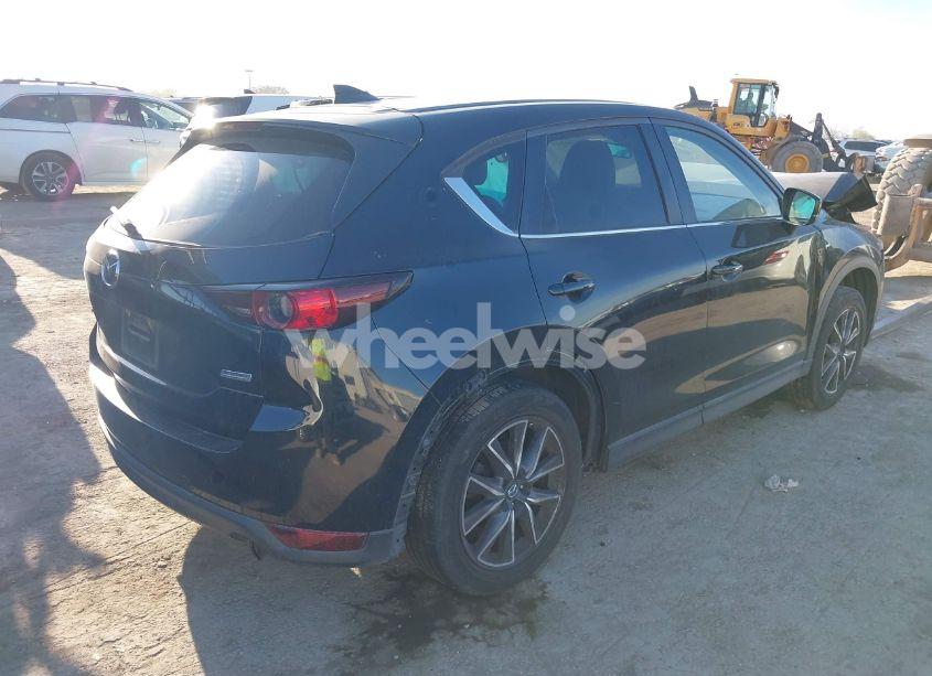 Photo 4 of 2018 Mazda Cx-5 TOURING (VIN JM3KFACM8J1350992)