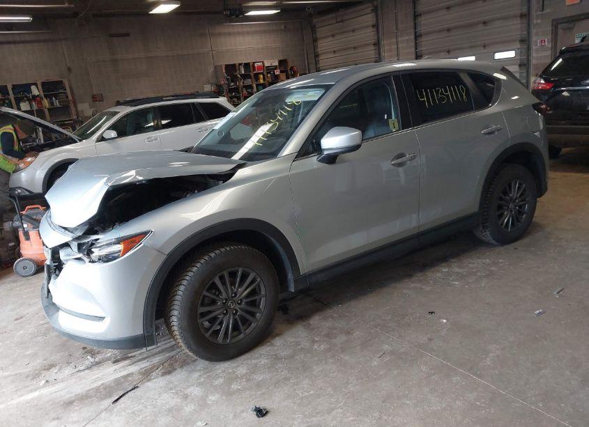 Photo 2 of 2020 Mazda Cx-5 TOURING (VIN JM3KFACM8L0764864)