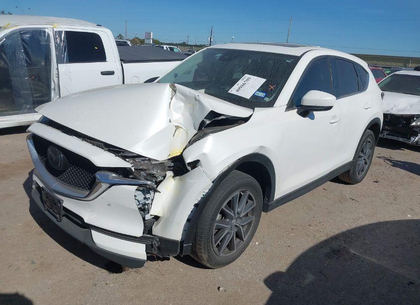 Photo 2 of 2018 Mazda Cx-5 TOURING (VIN JM3KFACM9J0432560)