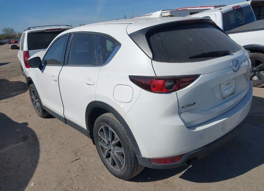 Photo 3 of 2018 Mazda Cx-5 TOURING (VIN JM3KFACM9J0432560)