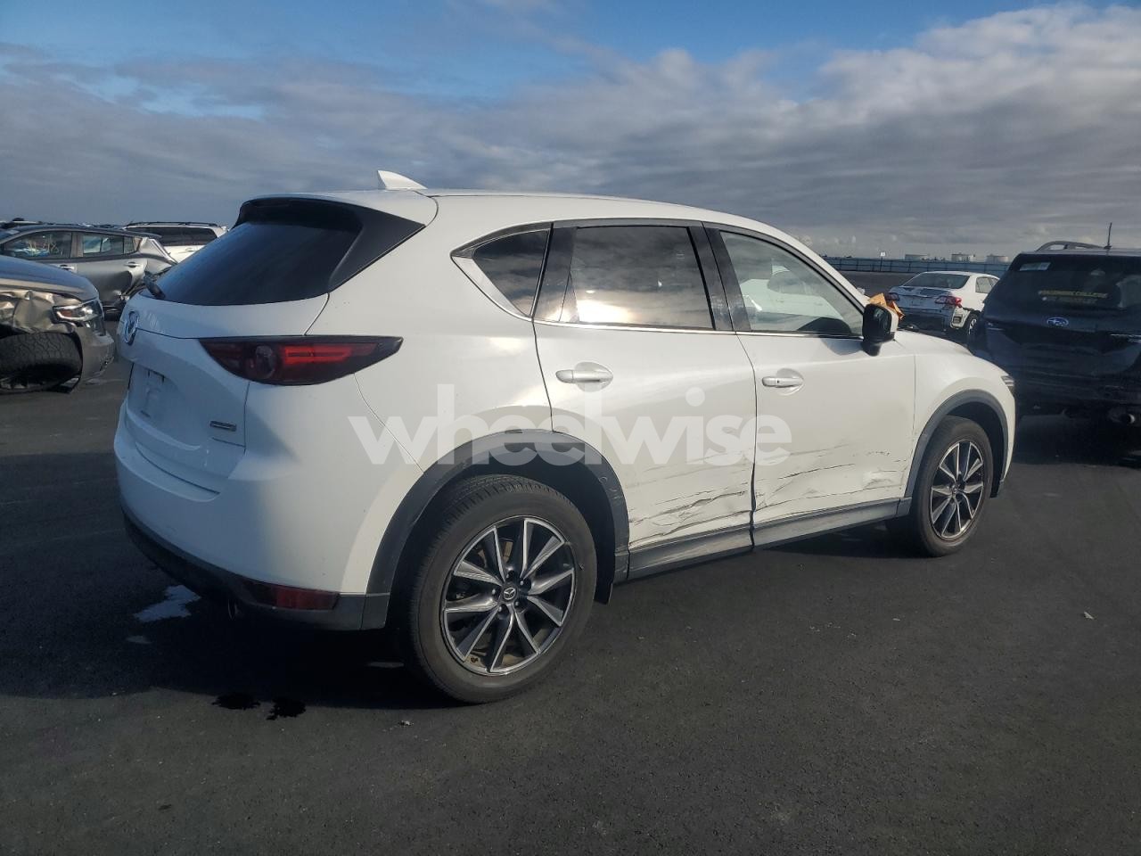 Photo 3 of 2017 MAZDA CX-5 GRAND TOURING (VIN JM3KFADL8H0109133)