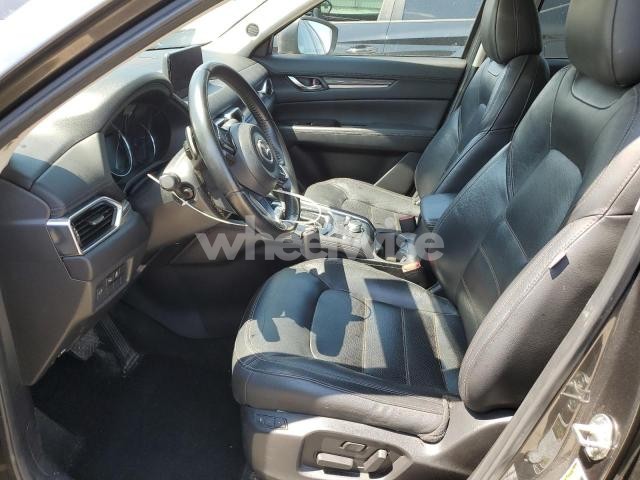 Photo 3 of 2020 MAZDA CX-5 GRAND TOURING RESERVE N/A (VIN JM3KFBAY1L0772803)