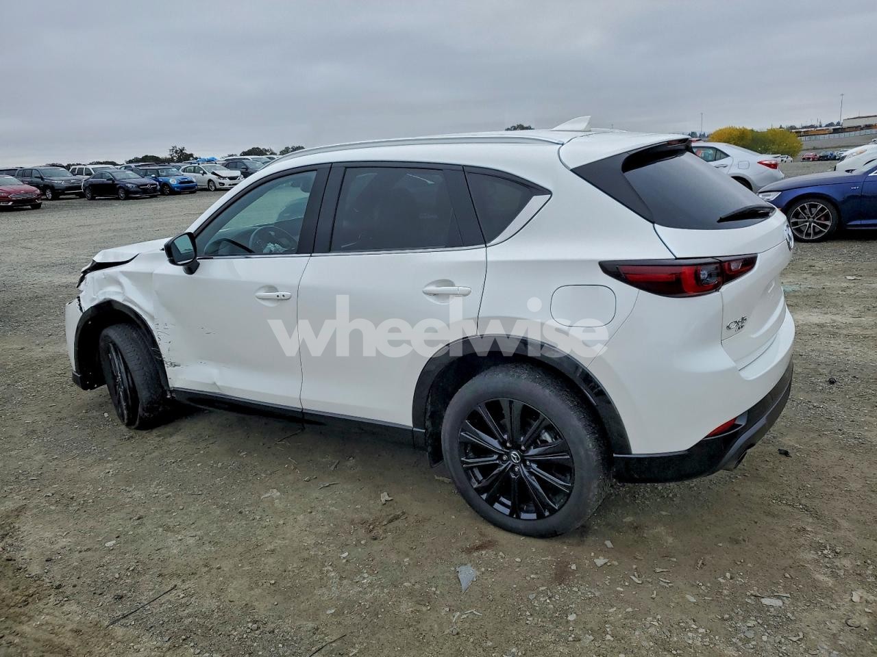 Photo 2 of 2022 MAZDA CX-5 (VIN JM3KFBAY2N0600993)