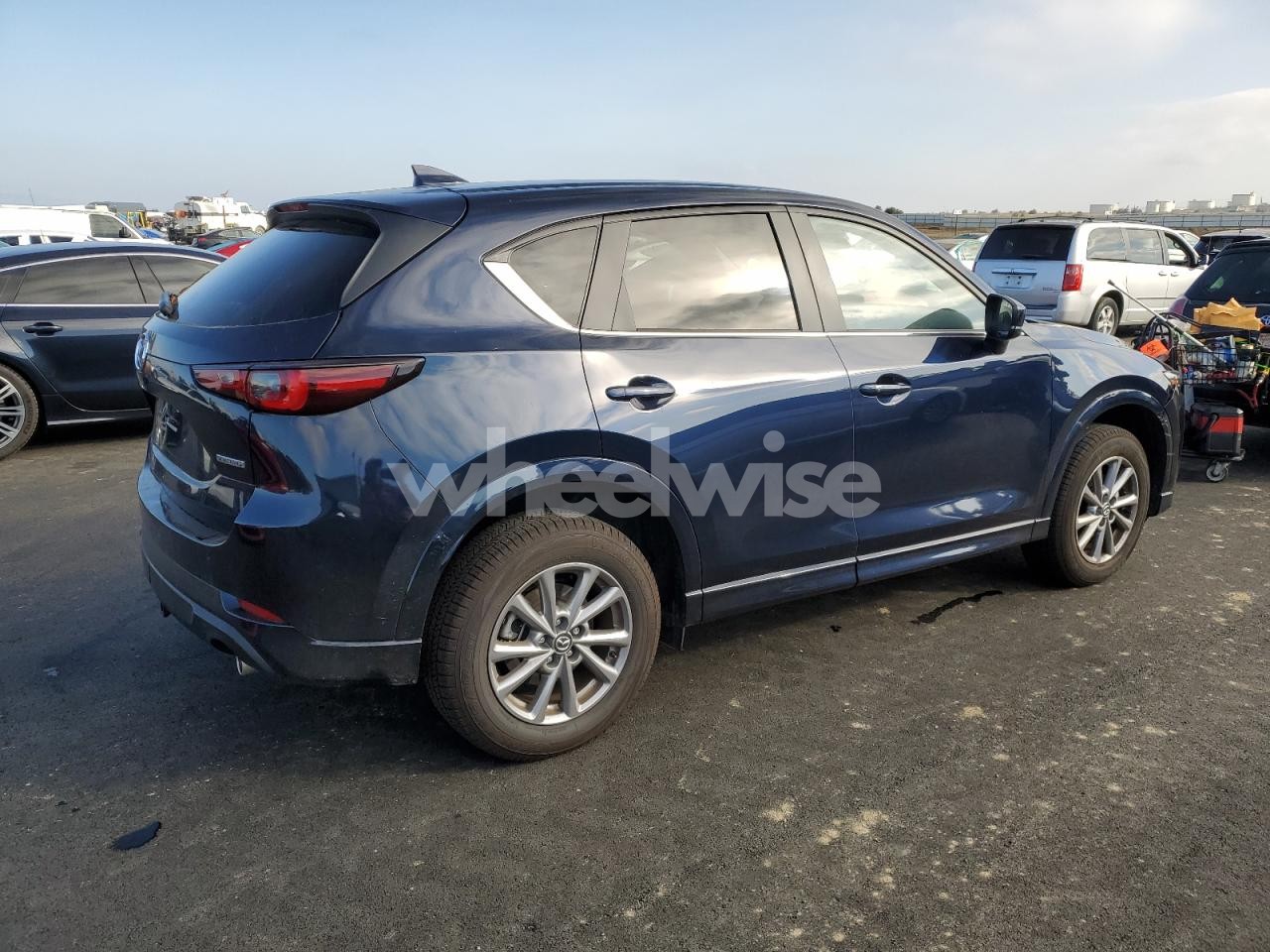 Photo 3 of 2025 MAZDA CX-5 SELECT (VIN JM3KFBBL5S0572685)