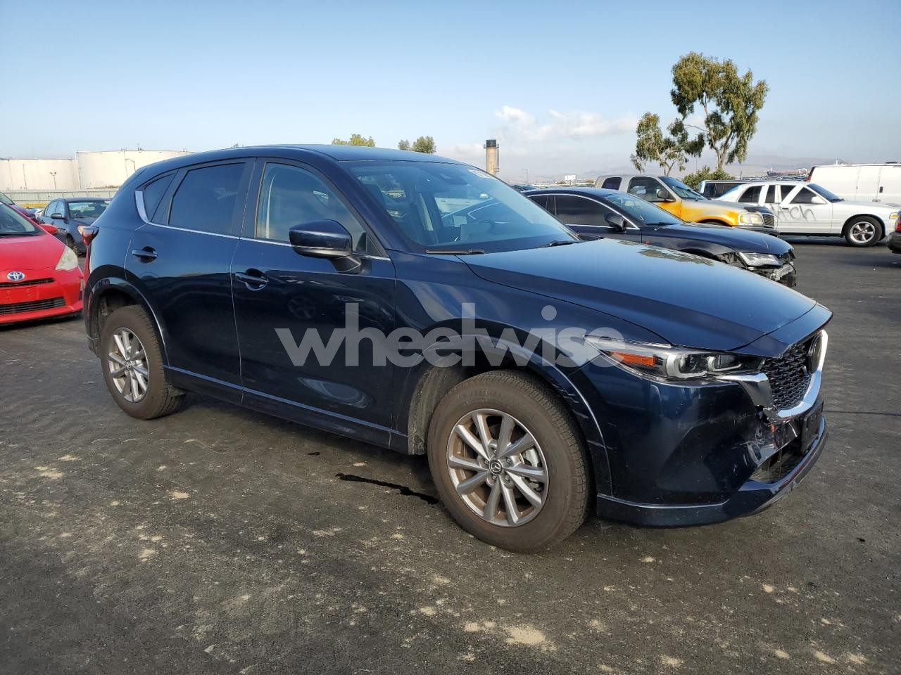 Photo 4 of 2025 MAZDA CX-5 SELECT (VIN JM3KFBBL5S0572685)