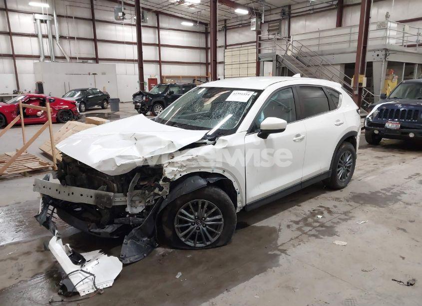 Photo 2 of 2017 Mazda Cx-5 TOURING (VIN JM3KFBCLXH0147843)