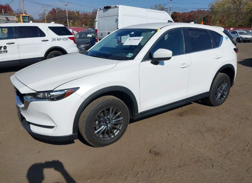 Photo 2 of 2021 Mazda Cx-5 TOURING (VIN JM3KFBCM0M0493175)