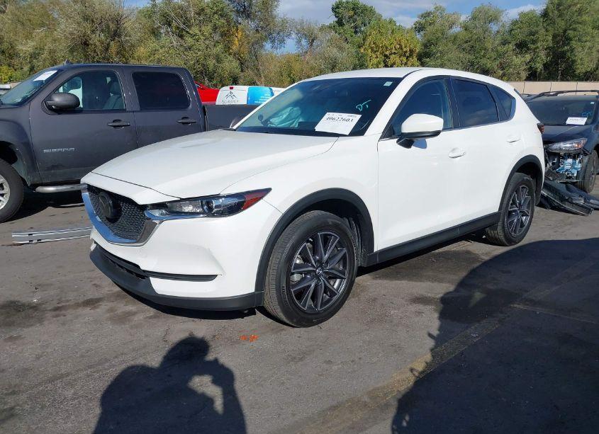 Photo 2 of 2018 Mazda Cx-5 TOURING (VIN JM3KFBCM2J0322990)