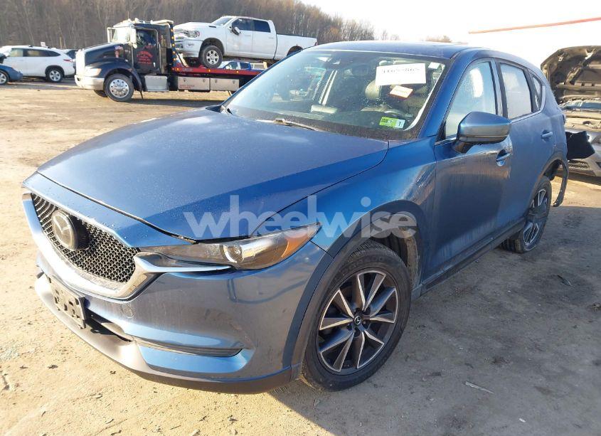 Photo 2 of 2018 Mazda Cx-5 TOURING (VIN JM3KFBCM2J0461954)