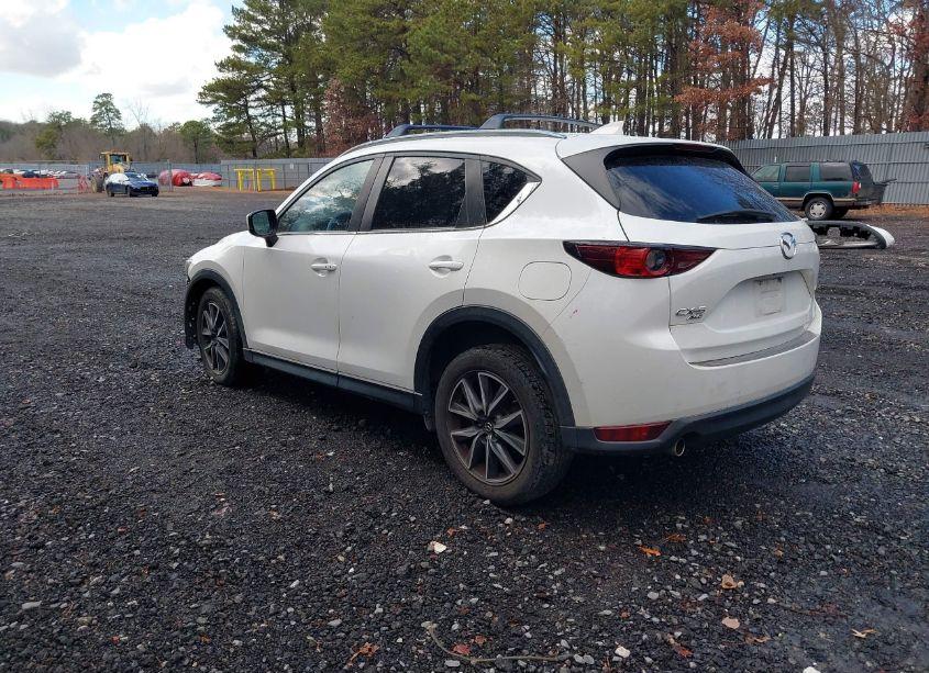 Photo 3 of 2018 Mazda Cx-5 TOURING (VIN JM3KFBCM2J0475353)