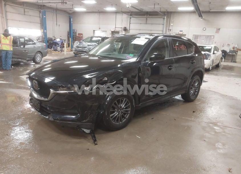 Photo 2 of 2019 Mazda Cx-5 TOURING (VIN JM3KFBCM2K0559738)
