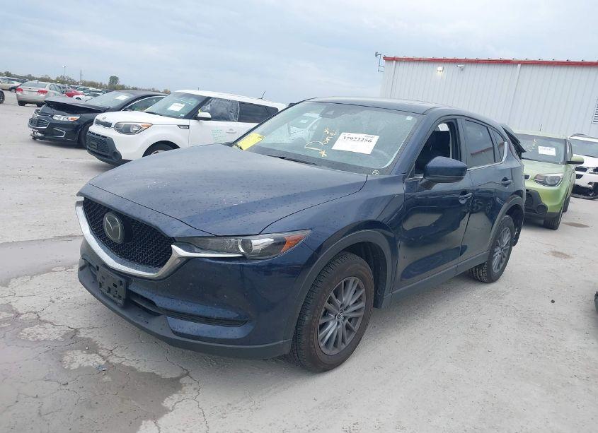 Photo 2 of 2021 Mazda Cx-5 TOURING (VIN JM3KFBCM2M0467936)