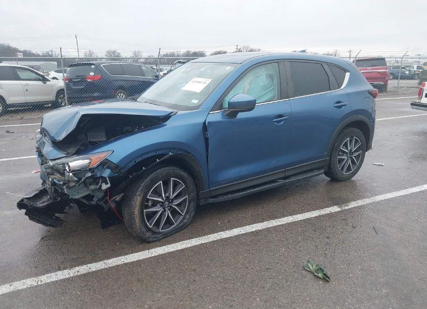 Photo 2 of 2018 Mazda Cx-5 TOURING (VIN JM3KFBCM5J0443836)
