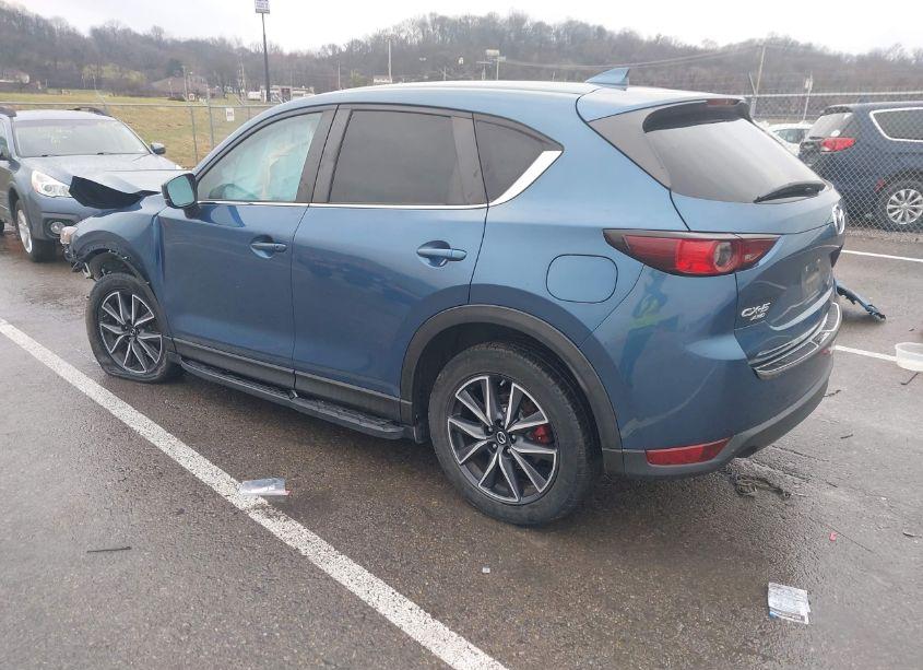 Photo 3 of 2018 Mazda Cx-5 TOURING (VIN JM3KFBCM5J0443836)