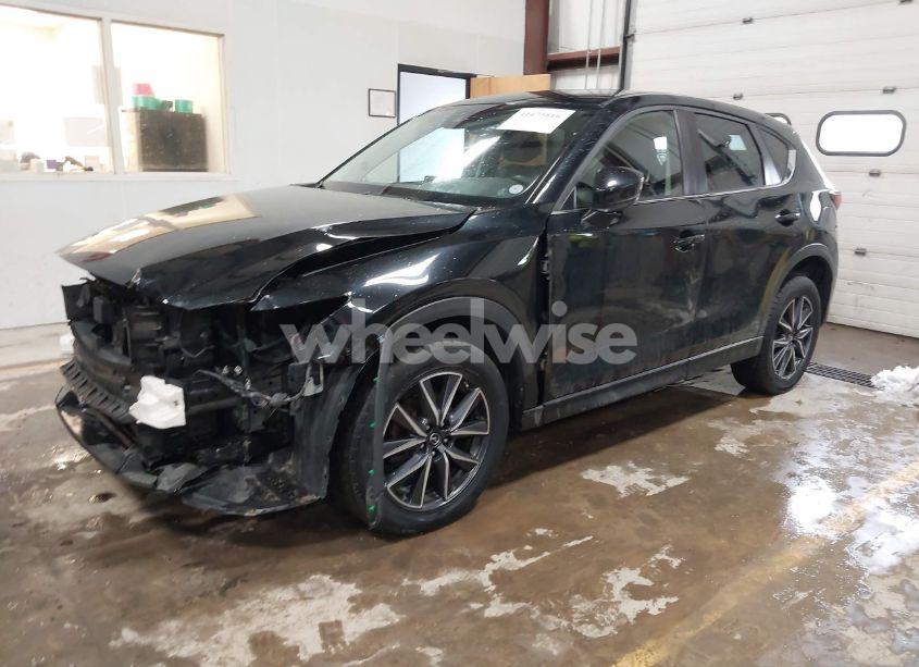 Photo 2 of 2018 Mazda Cx-5 TOURING (VIN JM3KFBCM5J0458644)