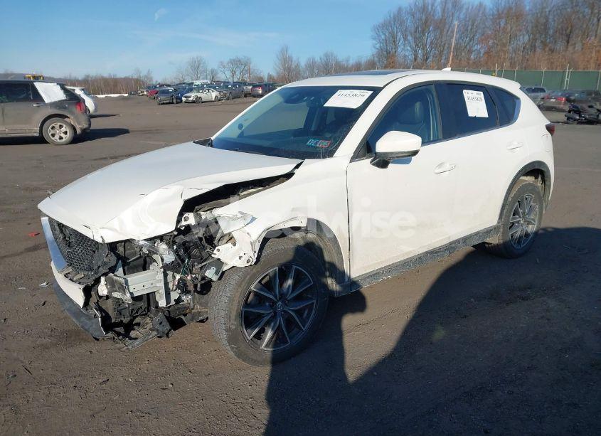 Photo 2 of 2018 Mazda Cx-5 TOURING (VIN JM3KFBCM8J0303490)